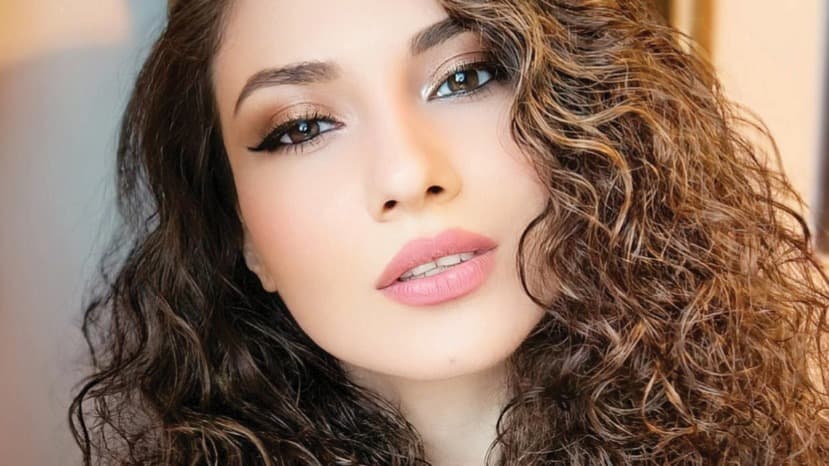 Giulia Mihai's Live Stream