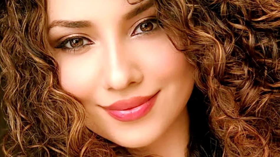 Giulia Mihai's Live Stream-Dance music