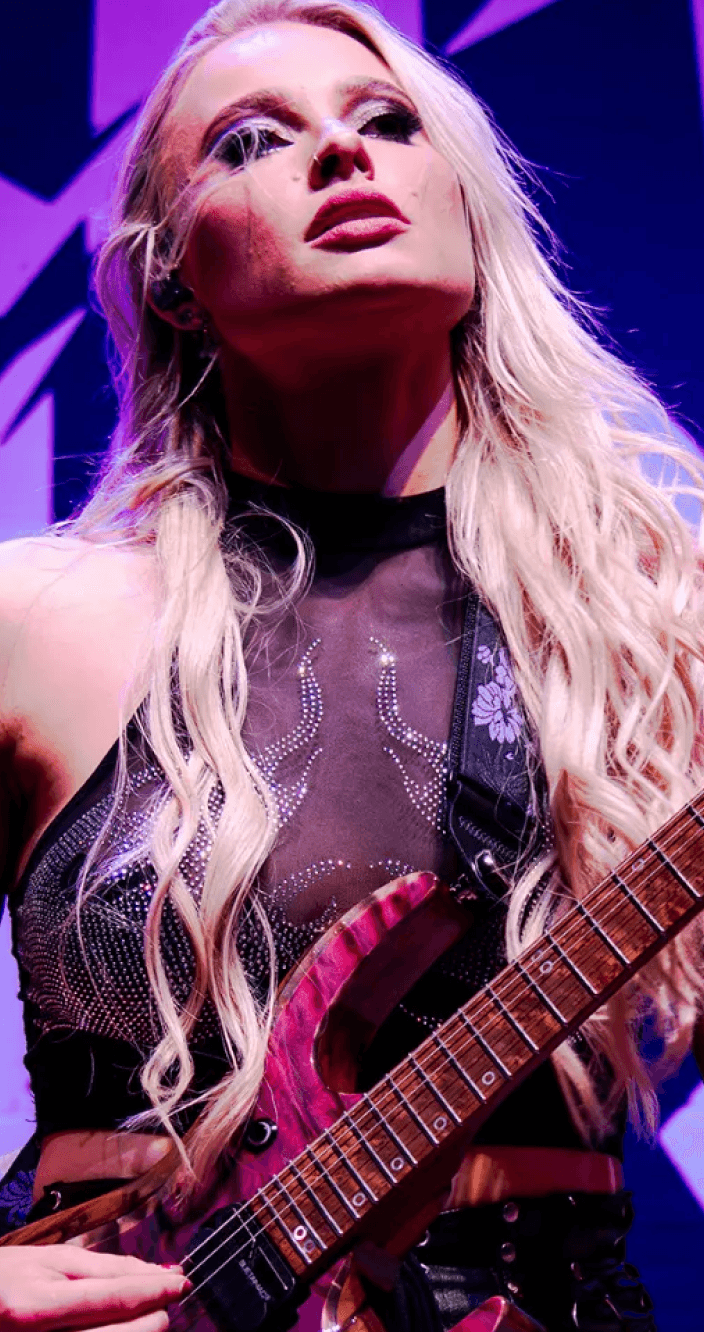 sophie lloyd live from KK's Steel Mill