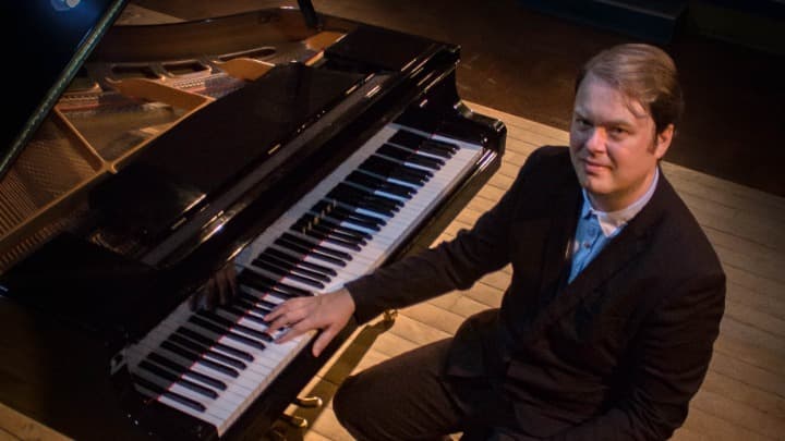 Mendelssohn Piano concerto no. 1 with virtual orchestra! Christmas concert!