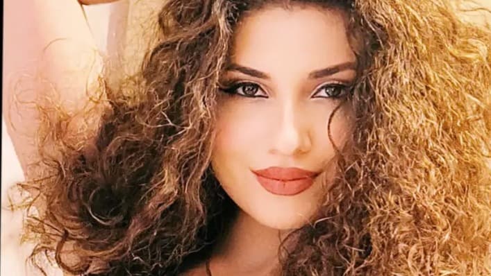 Giulia Mihai's Live Stream